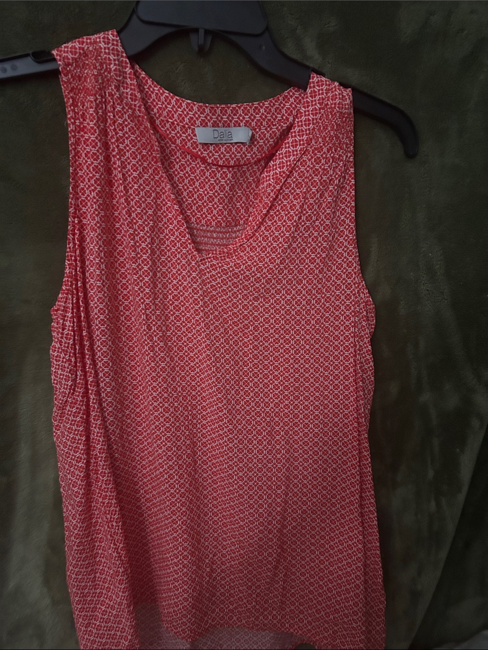 Dalia Women's Sleeveless Red Printed V-Neck Camisole